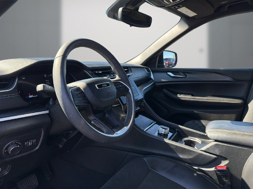 2023 Jeep Grand Cherokee L Altitude 4x2