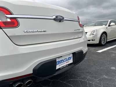 2011 Ford Taurus SE