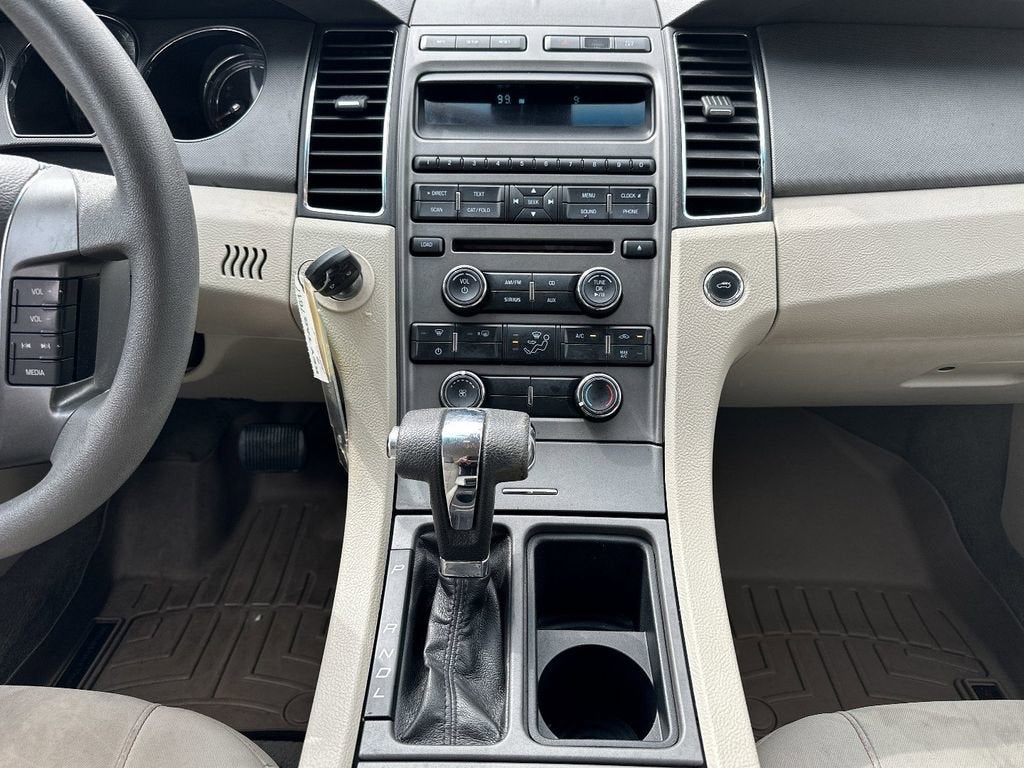 2011 Ford Taurus SE