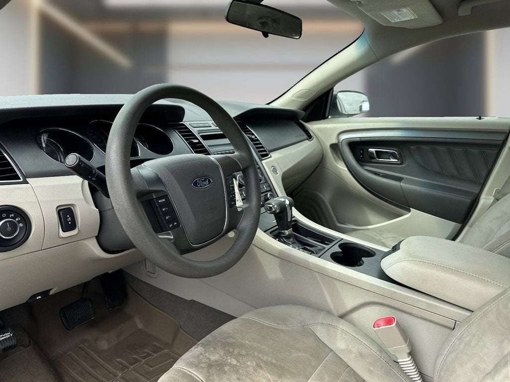 2011 Ford Taurus SE