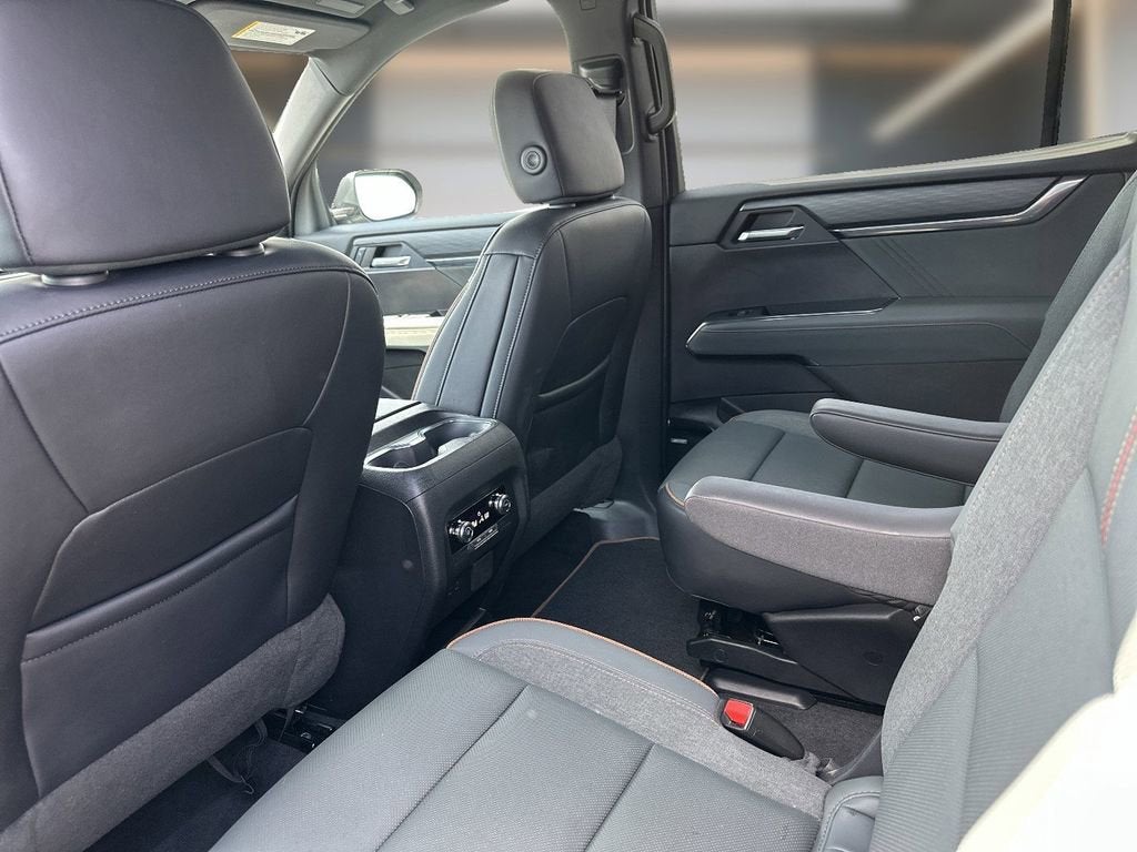 2024 GMC Acadia AT4