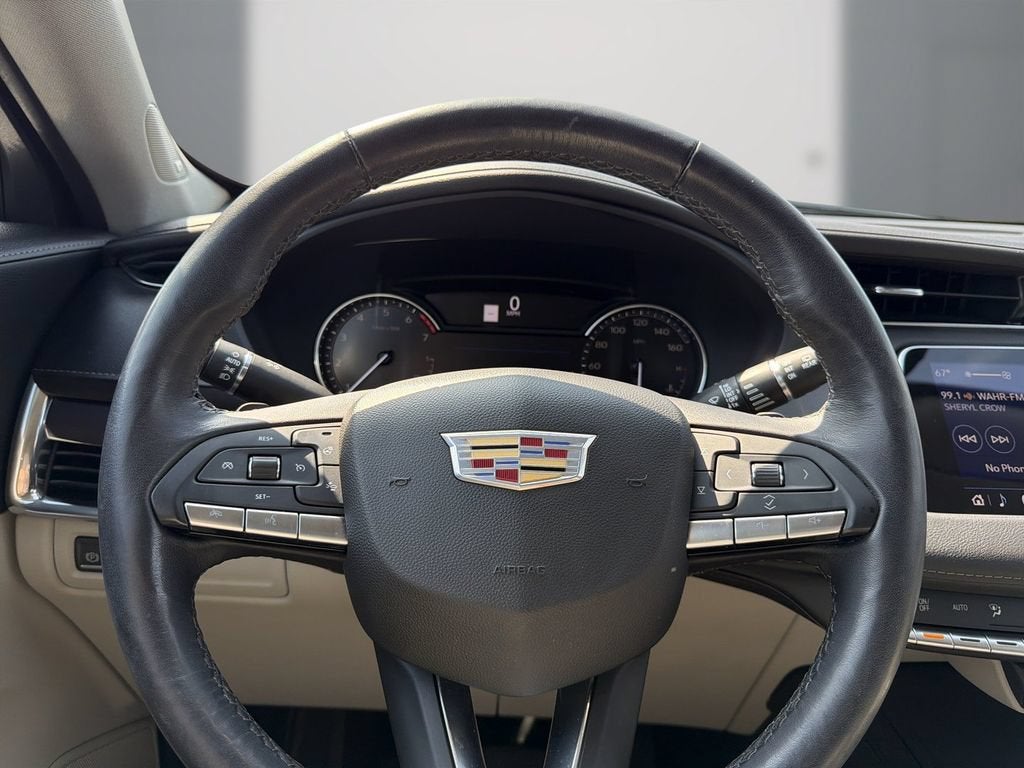 2022 Cadillac XT4 FWD Luxury