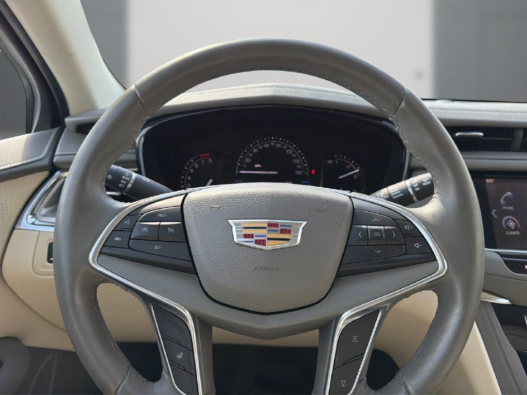 2017 Cadillac XT5 Luxury FWD