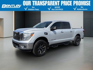 2017 Nissan TITAN SV