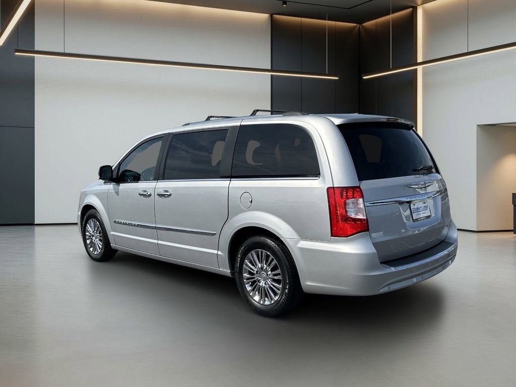 2011 Chrysler Town & Country Limited
