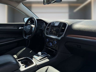 2019 Chrysler 300 Touring