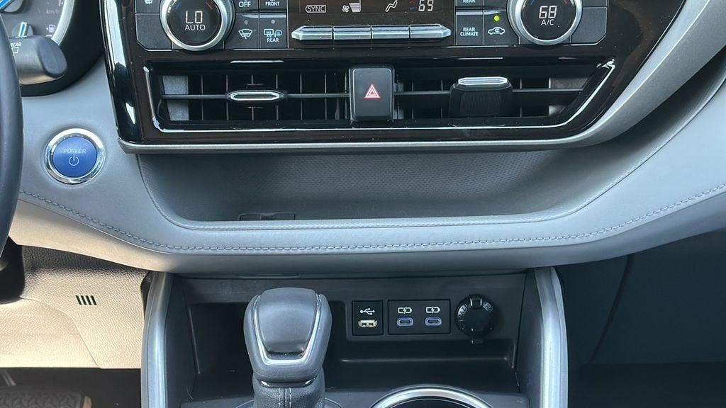 2022 Toyota Highlander Hybrid XLE