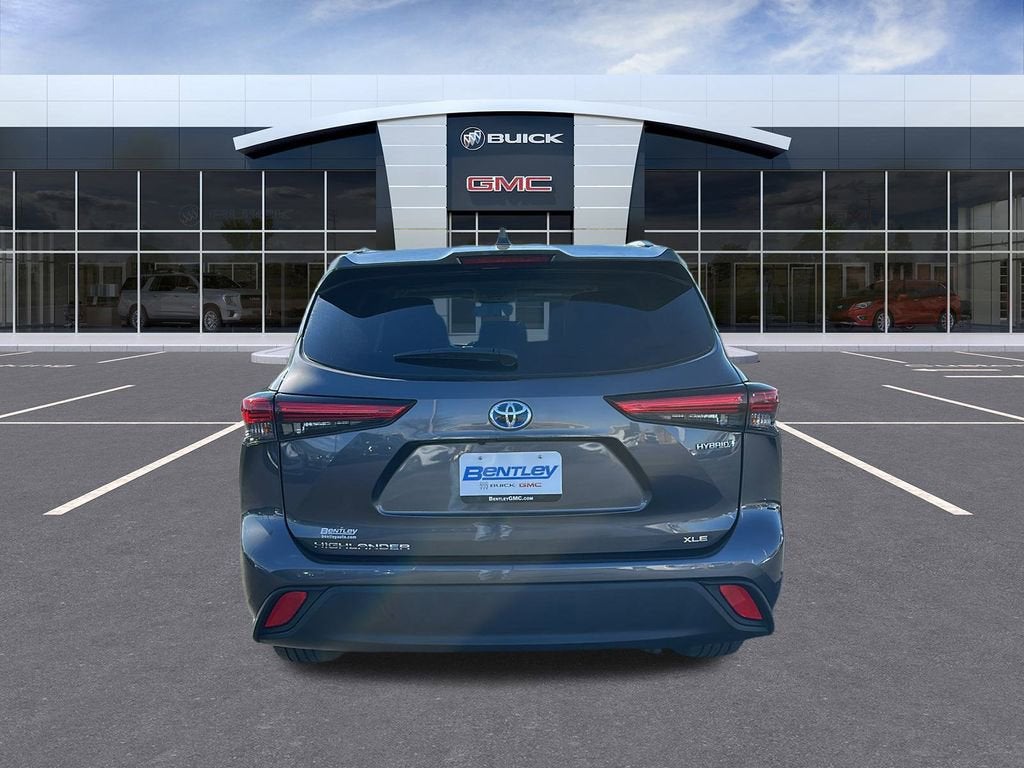 2022 Toyota Highlander Hybrid XLE