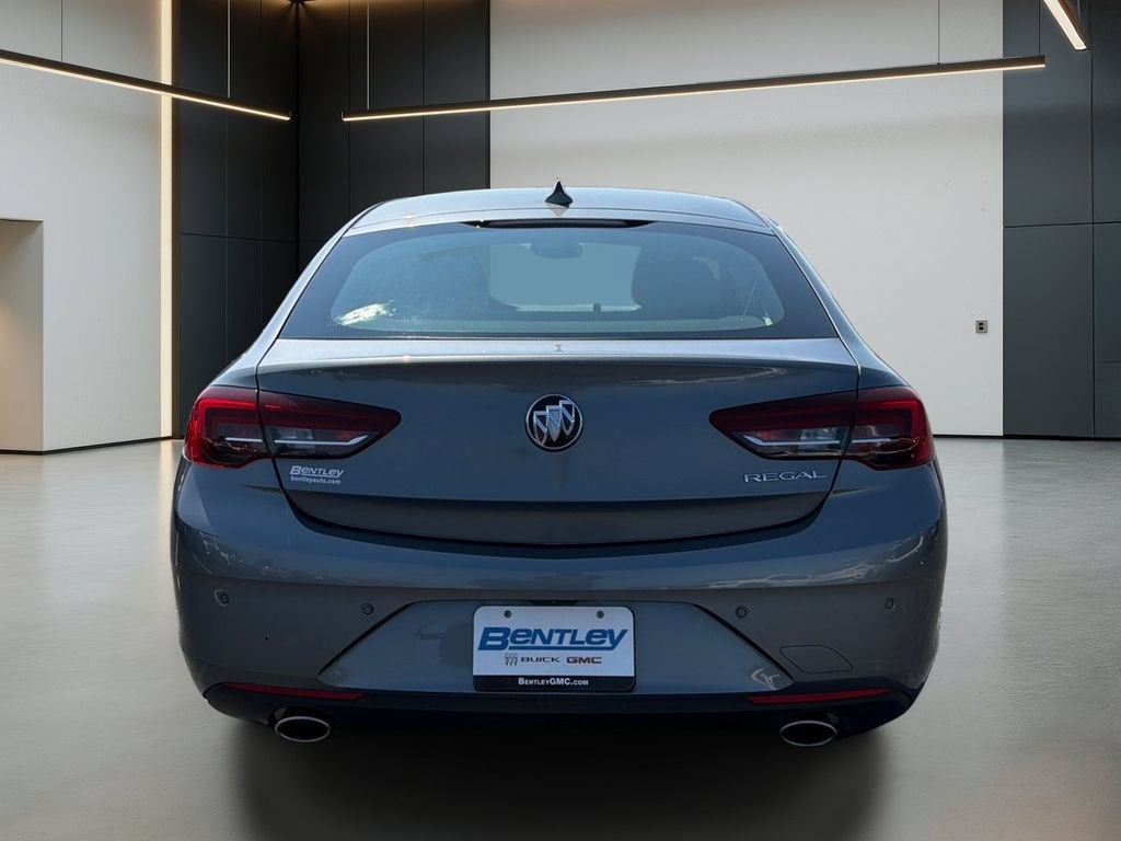 2020 Buick Regal Sportback Essence