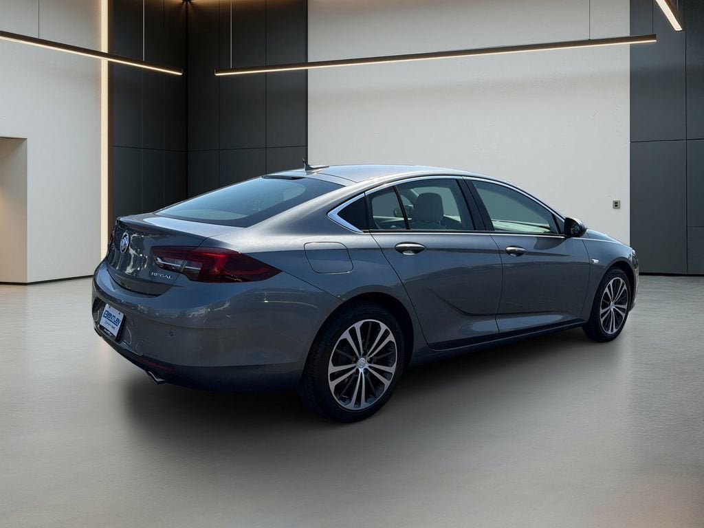 2020 Buick Regal Sportback Essence