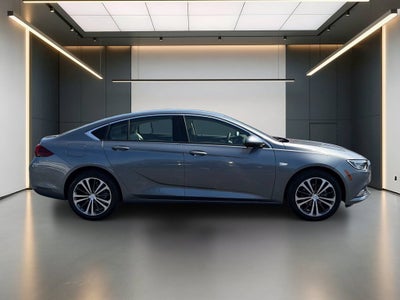 2020 Buick Regal Sportback Essence