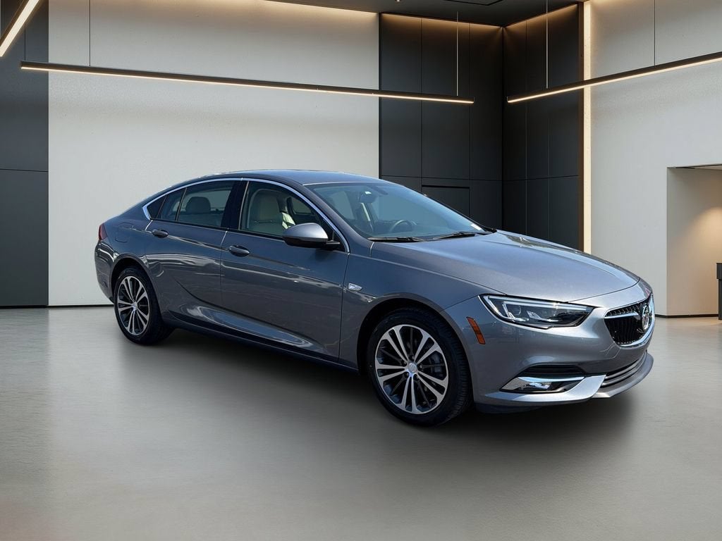 2020 Buick Regal Sportback Essence