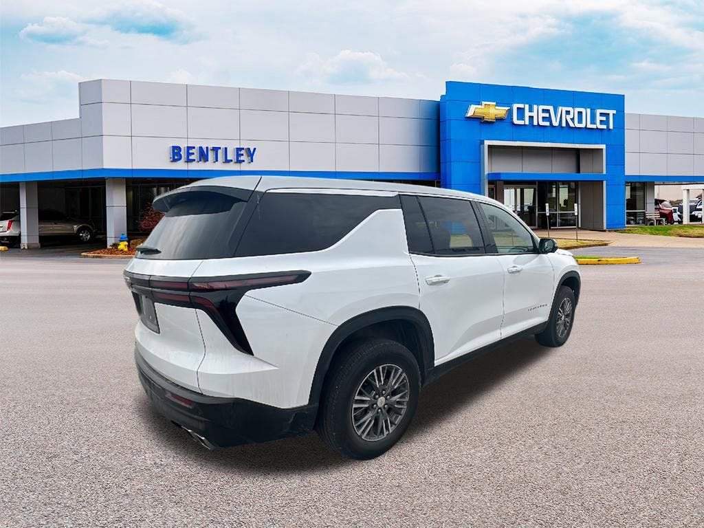 2024 Chevrolet Traverse LS