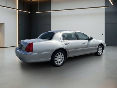 2011 Lincoln Town Car Signature Limited