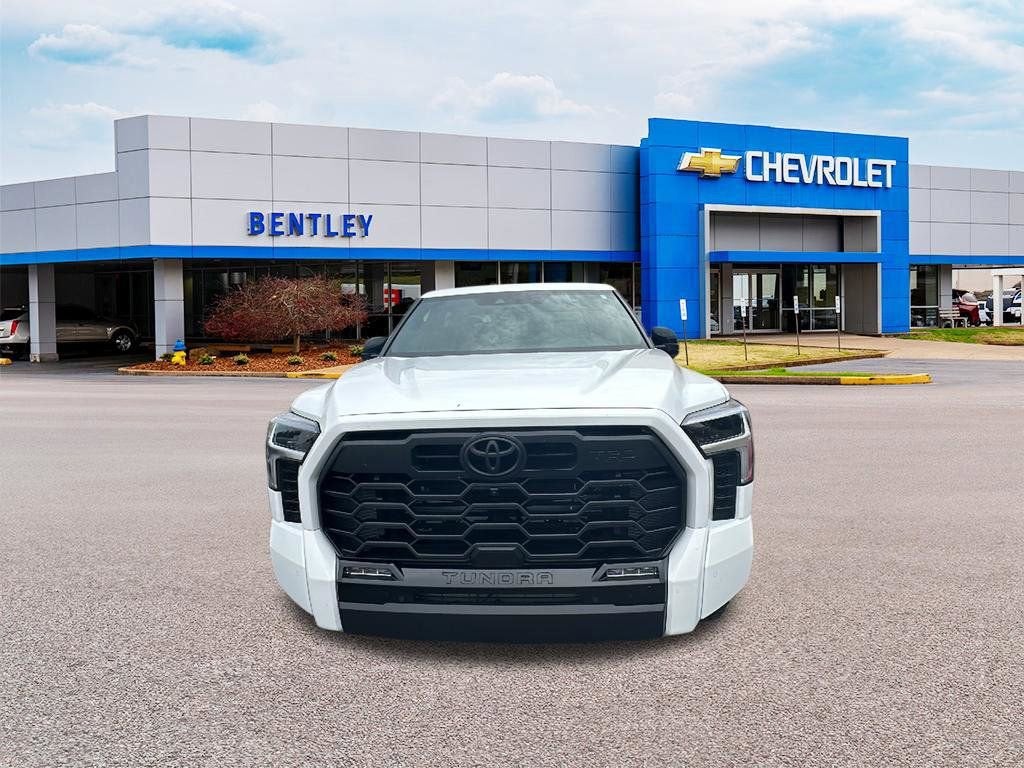 2025 Toyota Tundra 4WD SR5