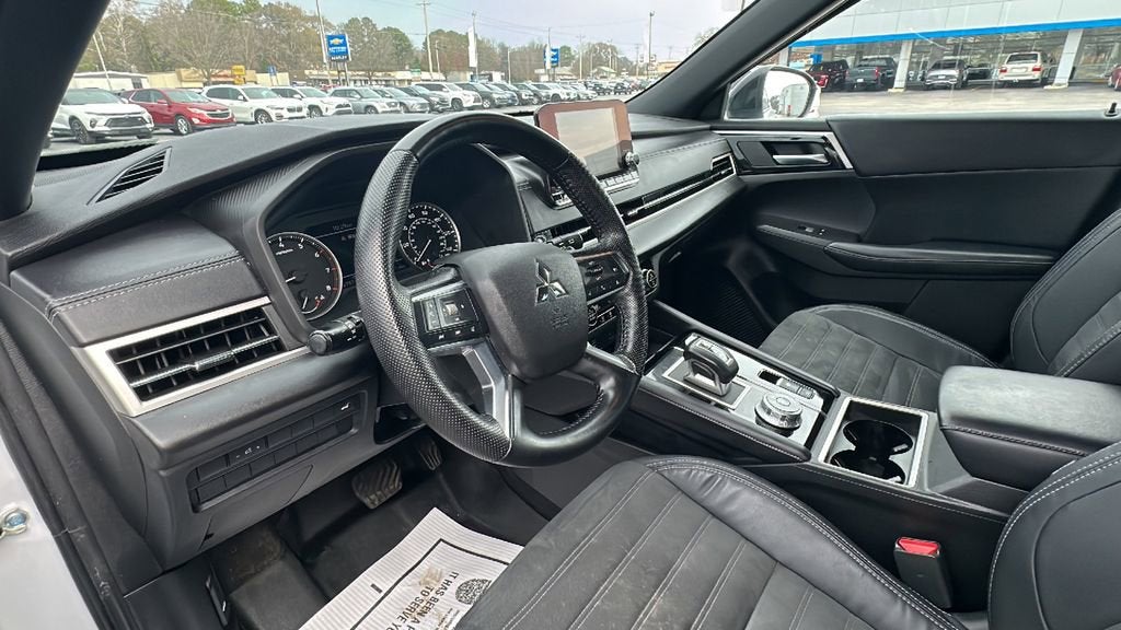 2022 Mitsubishi Outlander SE