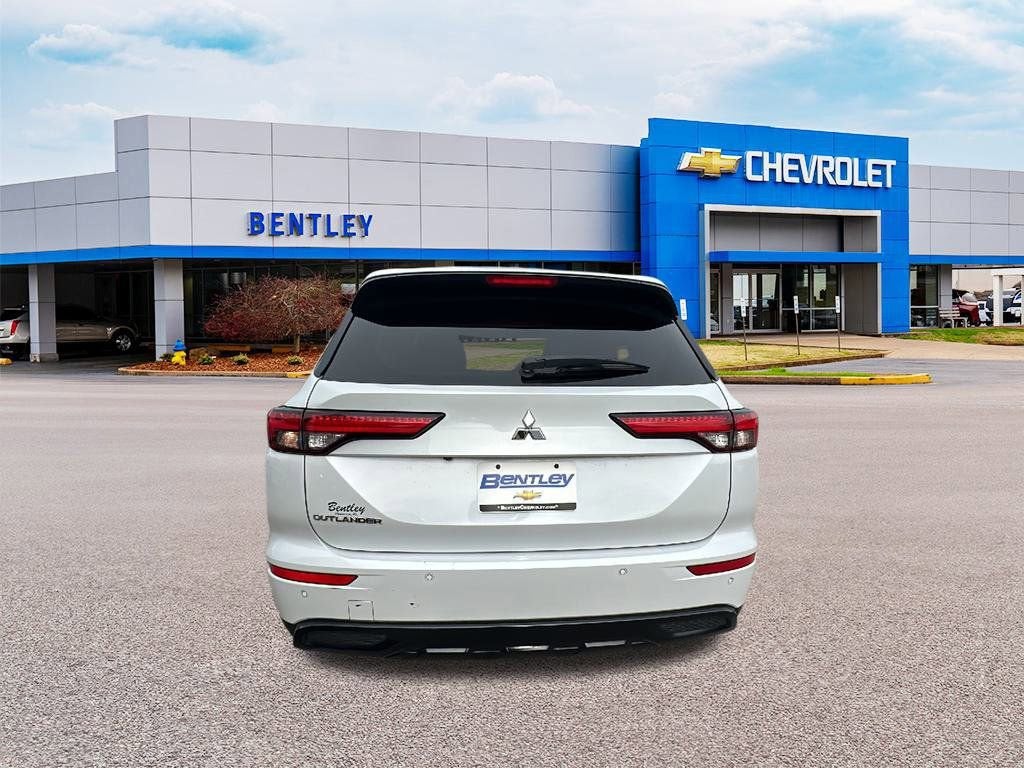 2022 Mitsubishi Outlander SE