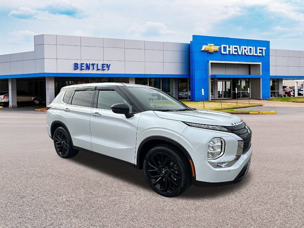 2022 Mitsubishi Outlander SE