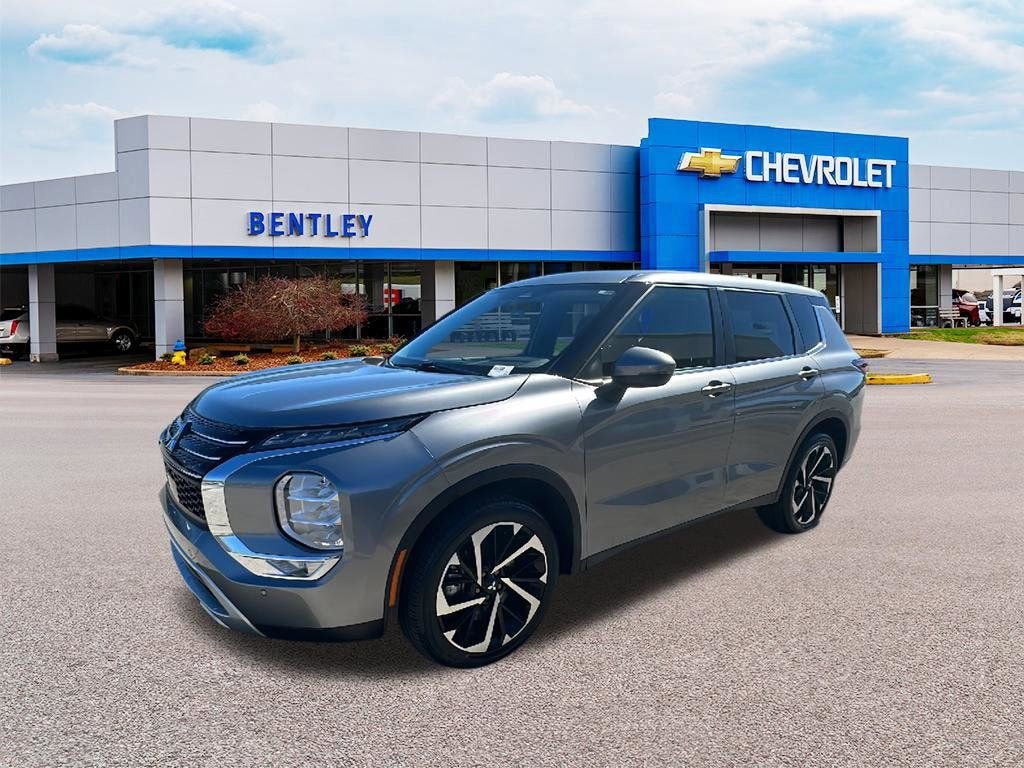 2023 Mitsubishi Outlander SE