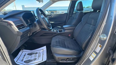 2023 Mitsubishi Outlander SE