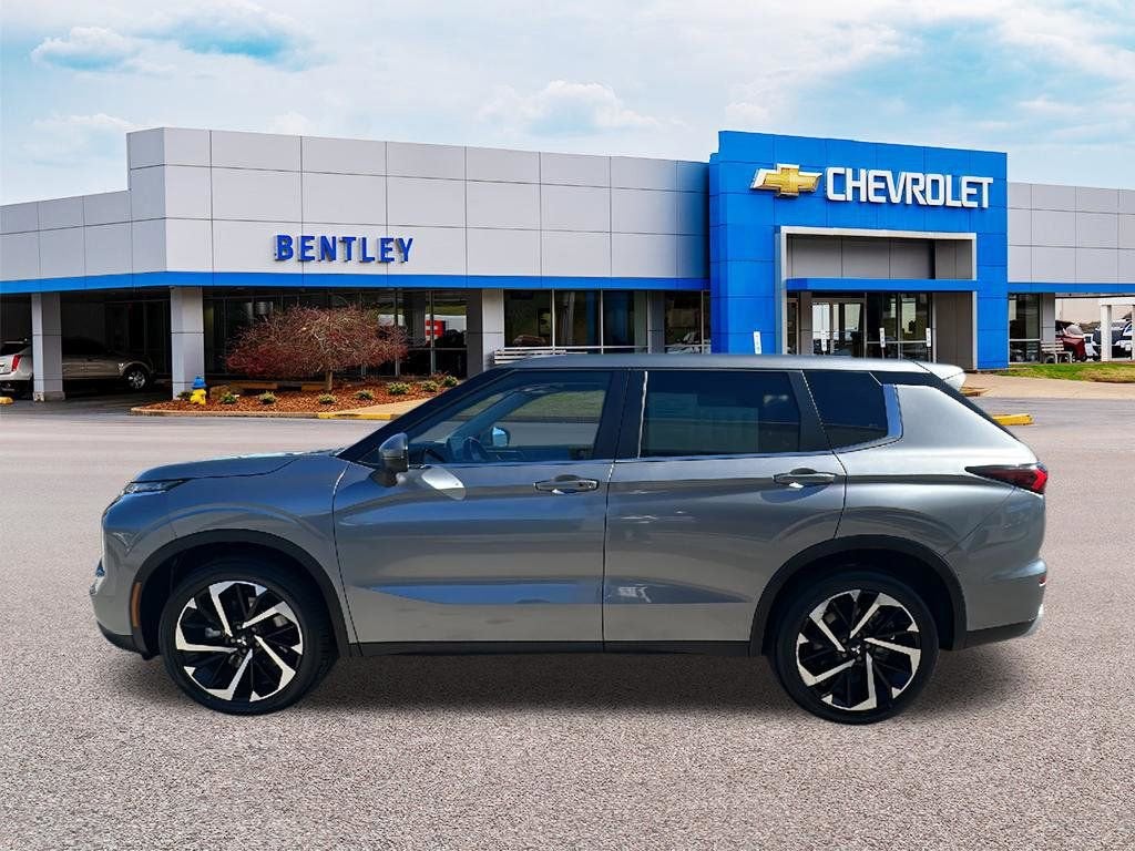 2023 Mitsubishi Outlander SE