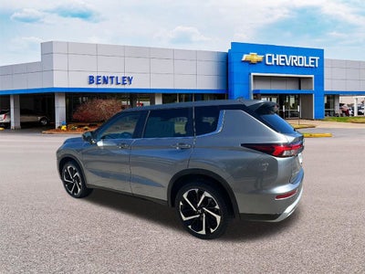 2023 Mitsubishi Outlander SE