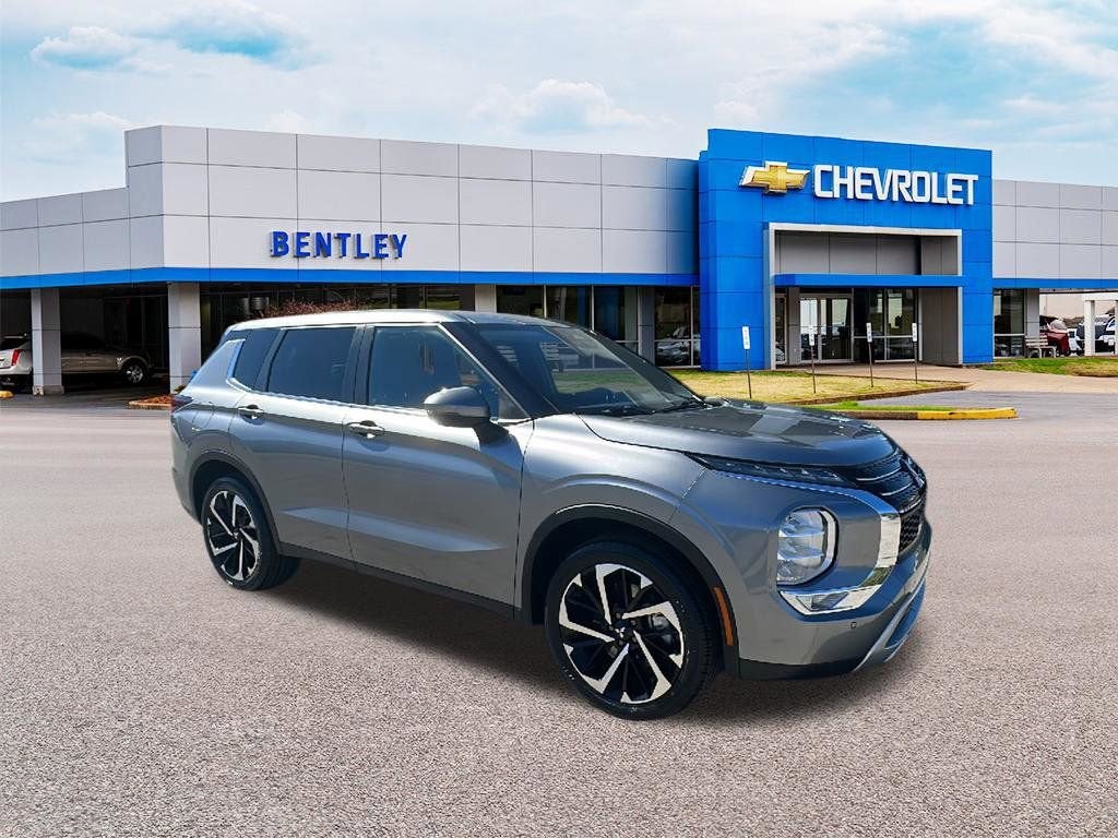 2023 Mitsubishi Outlander SE