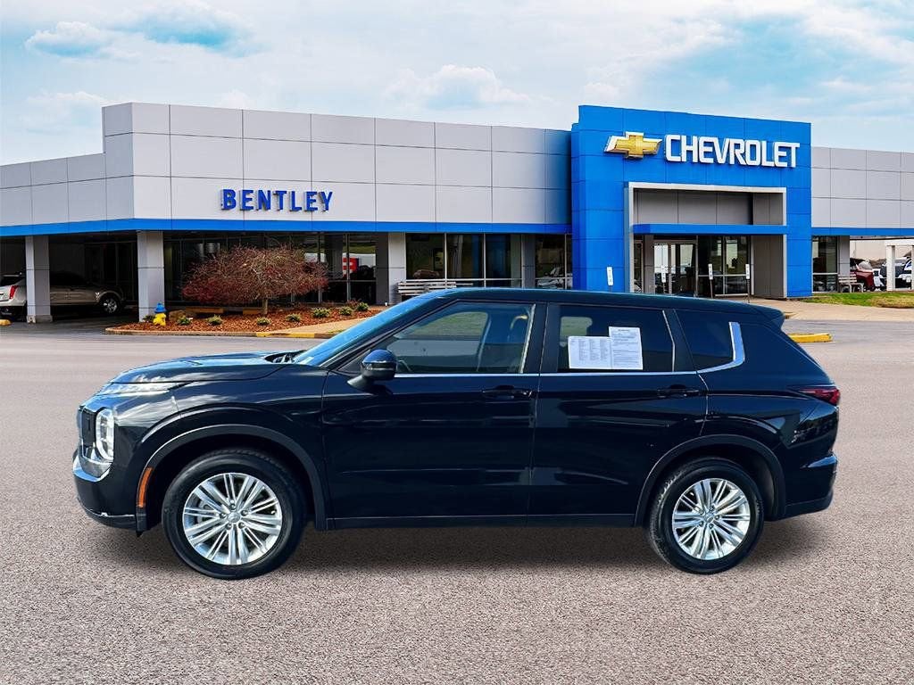 2022 Mitsubishi Outlander ES