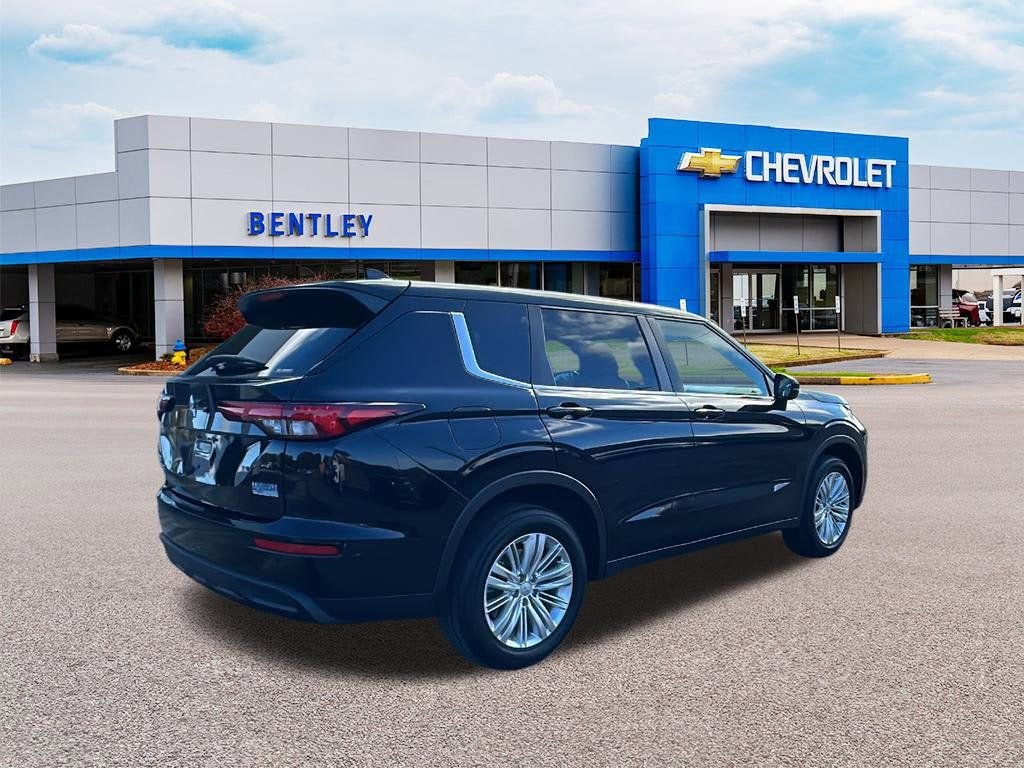 2022 Mitsubishi Outlander ES