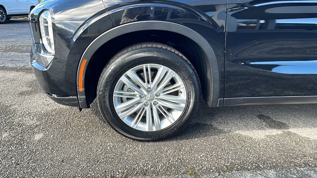 2022 Mitsubishi Outlander ES