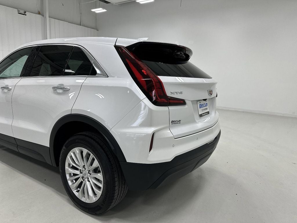 2024 Cadillac XT4 Luxury