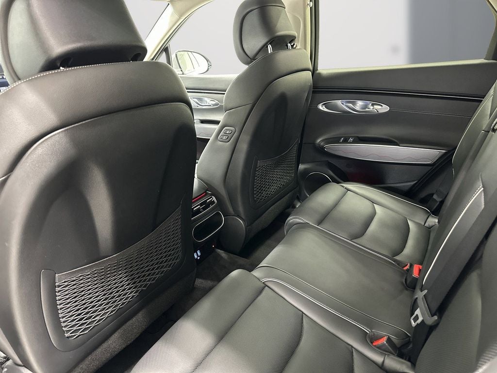 2024 Genesis GV70 2.5T