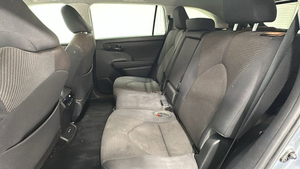 2021 Toyota Highlander LE