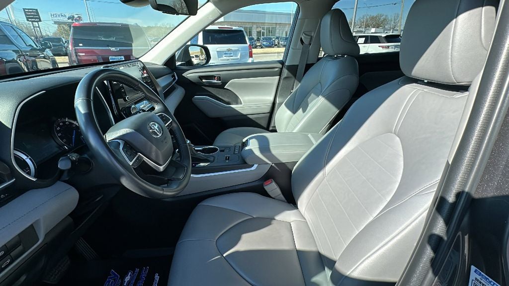 2022 Toyota Highlander Hybrid XLE