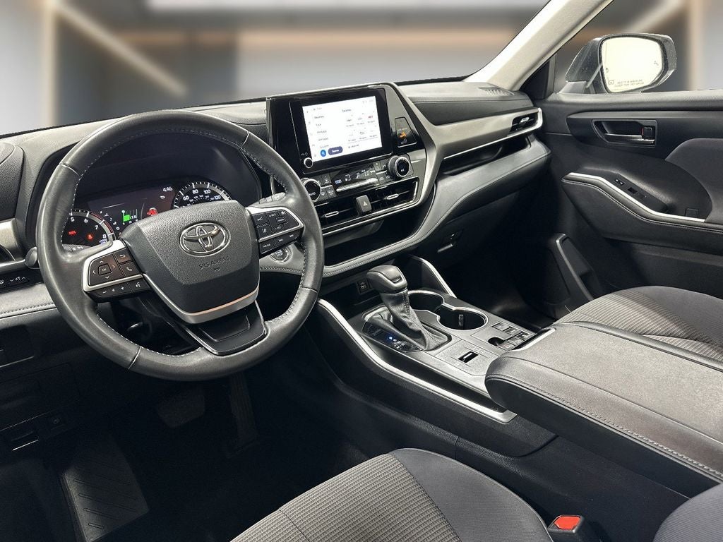 2023 Toyota Highlander LE