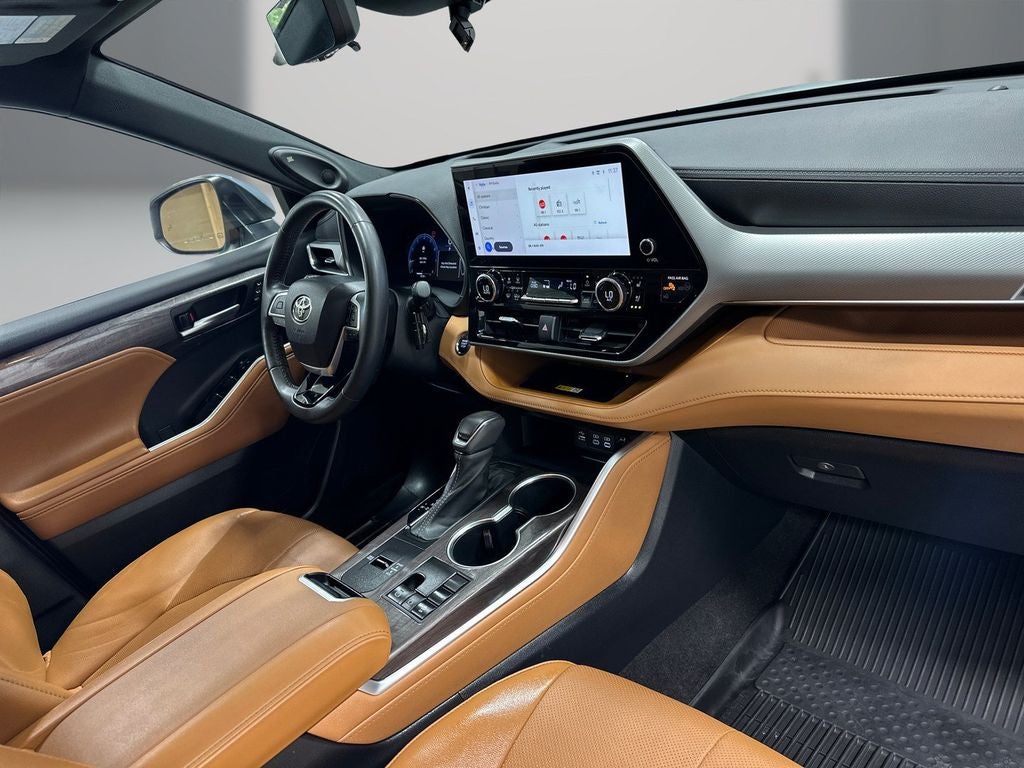 2023 Toyota Highlander Platinum