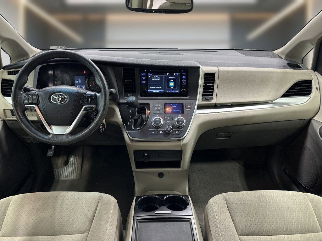 2017 Toyota Sienna LE 8 Passenger