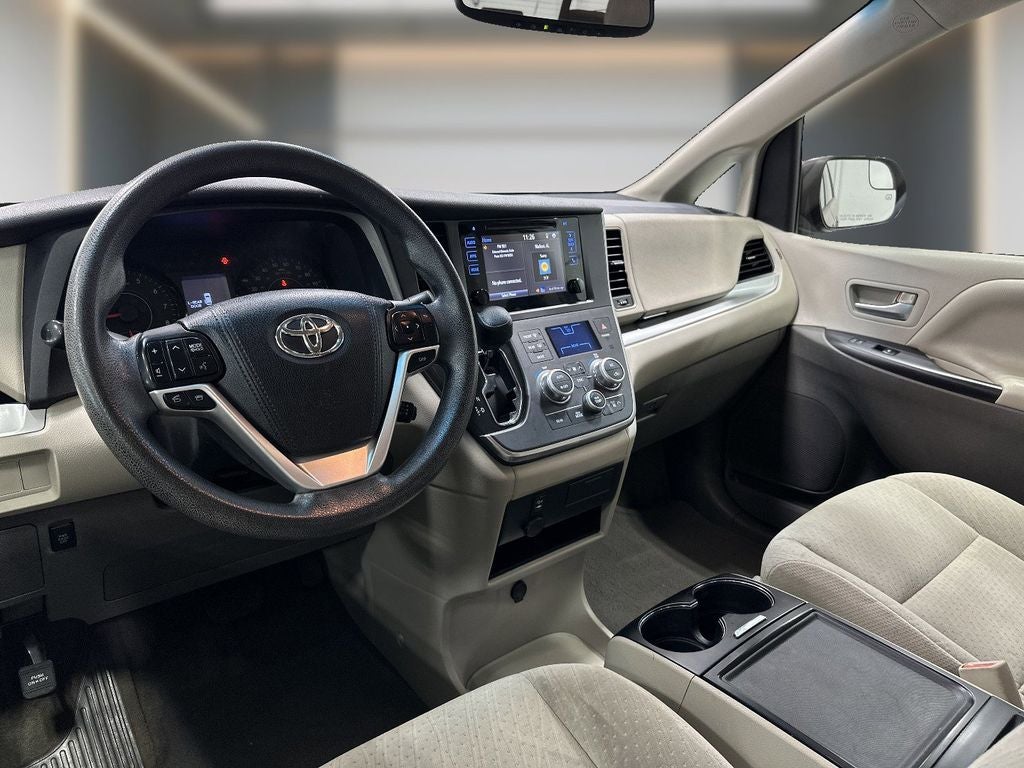 2017 Toyota Sienna LE 8 Passenger