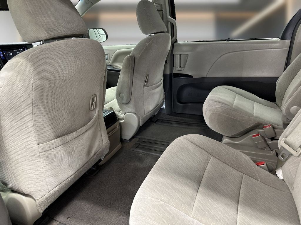 2017 Toyota Sienna LE 8 Passenger
