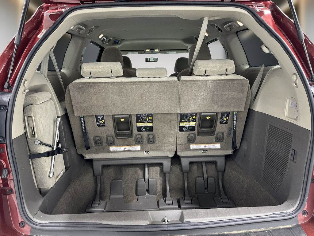 2017 Toyota Sienna LE 8 Passenger