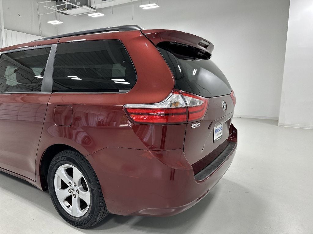 2017 Toyota Sienna LE 8 Passenger