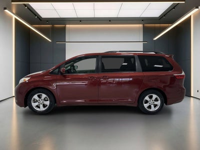 2017 Toyota Sienna LE 8 Passenger