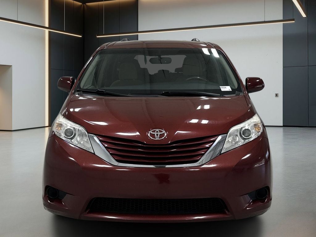 2017 Toyota Sienna LE 8 Passenger