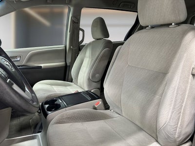 2017 Toyota Sienna LE 8 Passenger