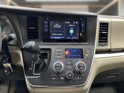 2017 Toyota Sienna LE 8 Passenger