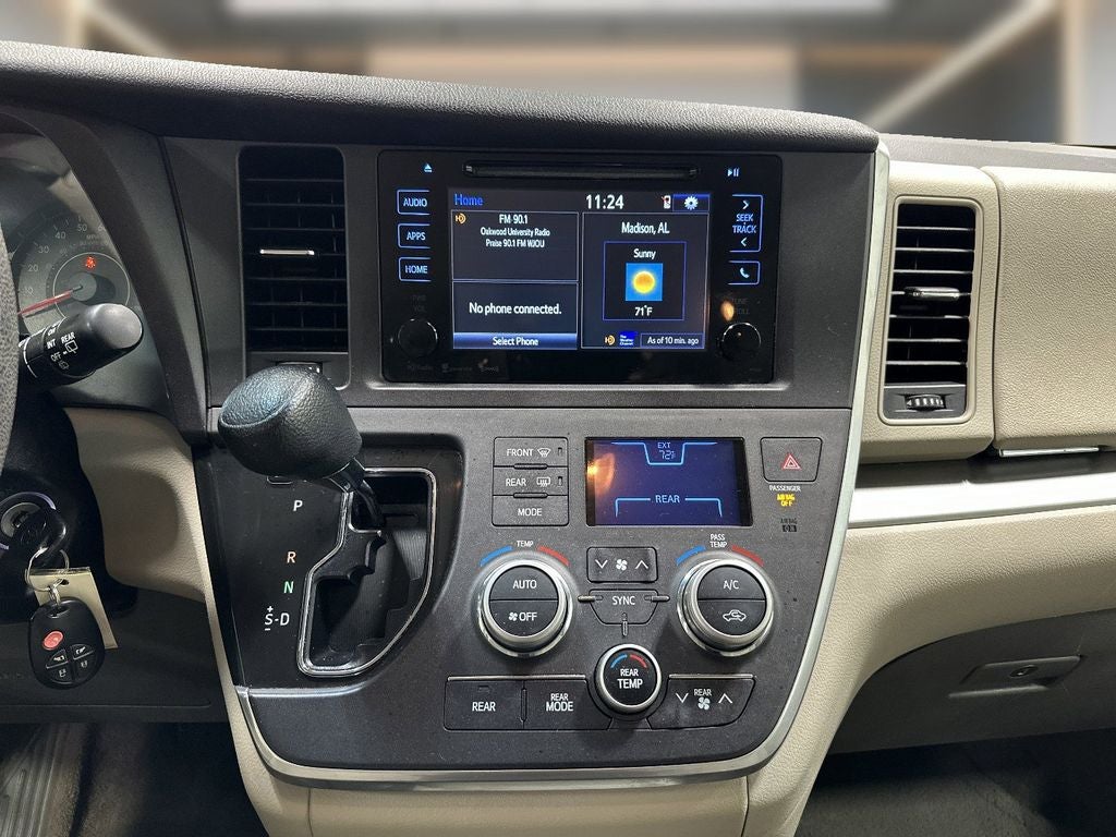 2017 Toyota Sienna LE 8 Passenger