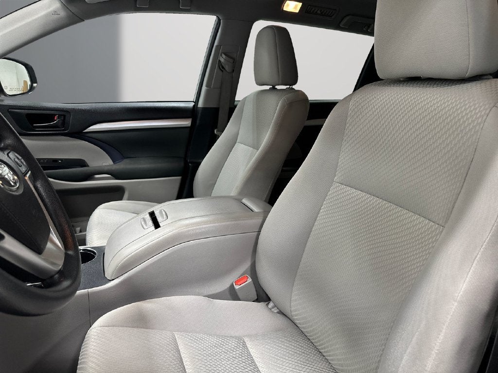 2017 Toyota Highlander LE