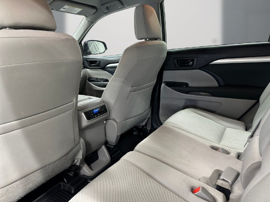 2017 Toyota Highlander LE
