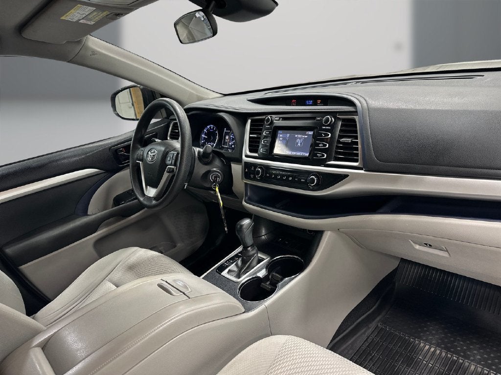 2017 Toyota Highlander LE