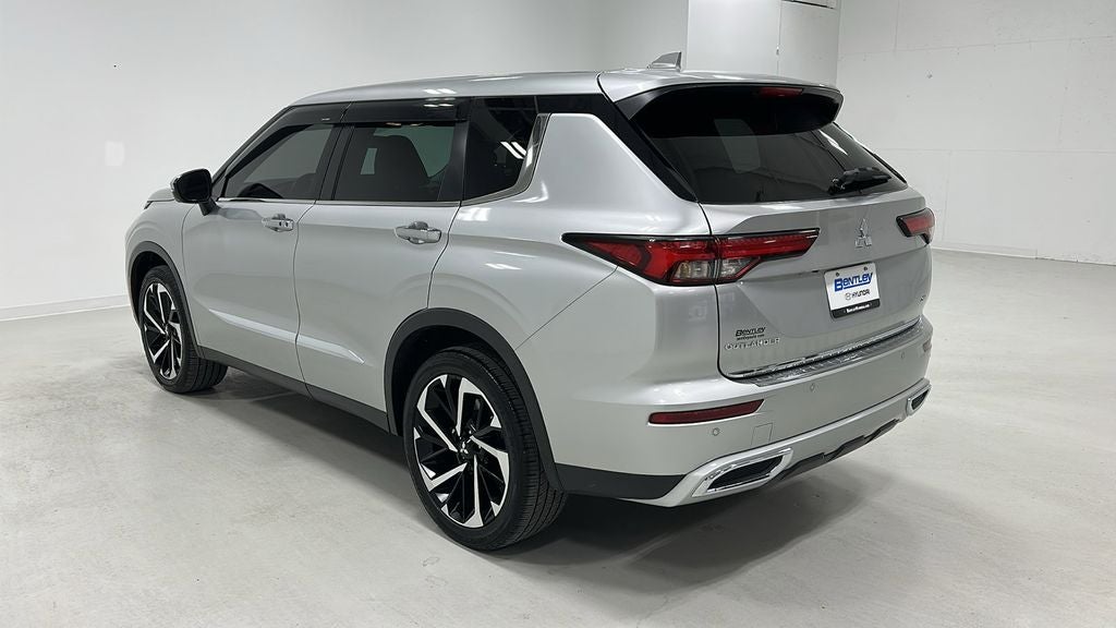 2022 Mitsubishi Outlander SE